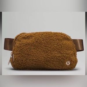 Everywhere Belt Bag 1L *Fleece